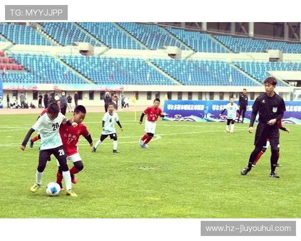 U9足球赛精彩对决全程回顾 揭示年轻球员成长与竞争的真实场景 U9足球赛精彩对决全程回顾 揭示年轻球员成长与竞争的真实场景